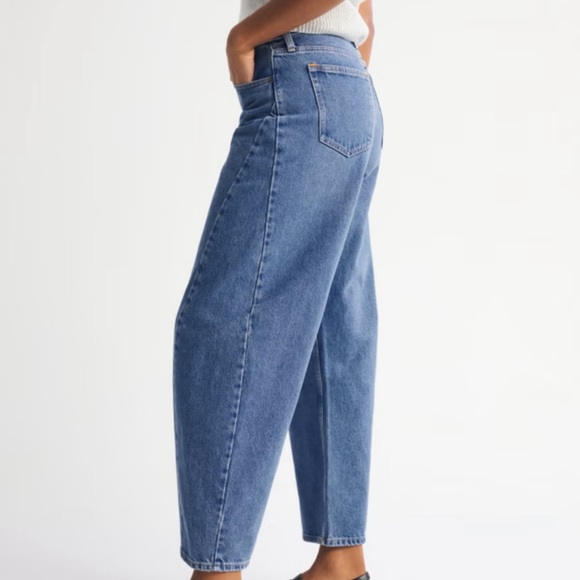 Curve Love Mid Rise Barrel Jean (short - Picture 3 of 9